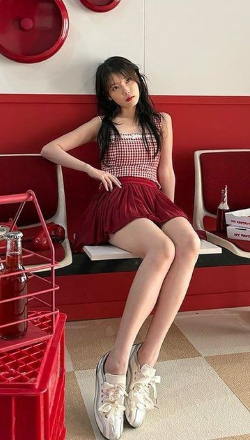 CLAMOA look 17